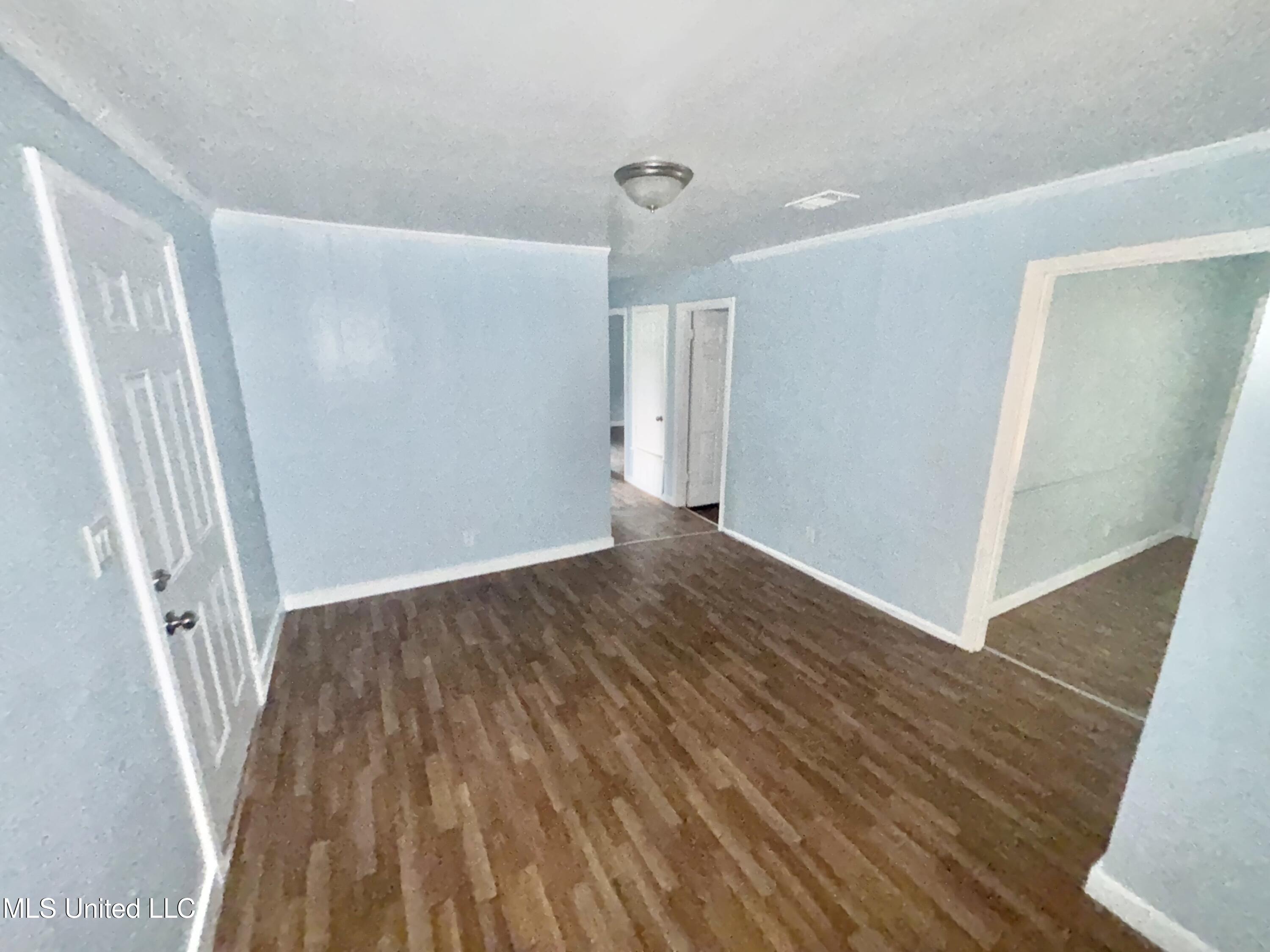 1564 Maria Drive Jackson, MS 39204 - Photo 6 of 11 IMG_1372