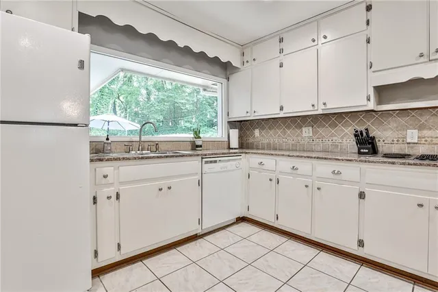 $3,000 | 1422 Lively Ridge Road Northeast, Atlanta, GA 30329