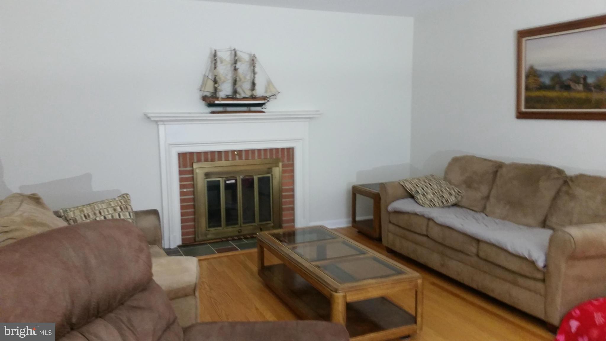 16107 York Road Sparks, MD 21152 - Photo 13 of 23 Living Room