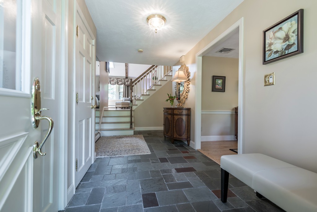 3 Yardley Road Andover, MA 01810 - Photo 3 of 30 Gallery Image 3