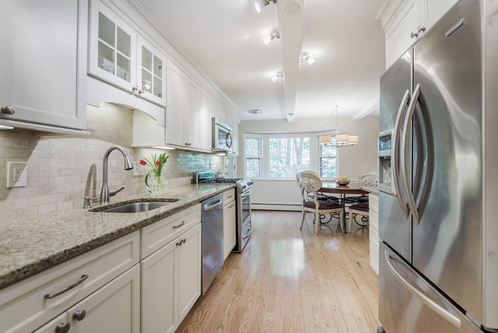 3 Yardley Road Andover, MA 01810 - Photo 4 of 30 Gallery Image 4