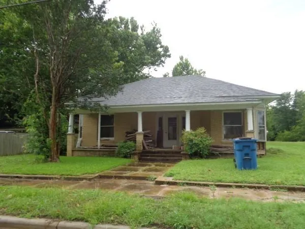 $59,000 | 200 South Post Oak Street, Winnsboro, TX 75494
