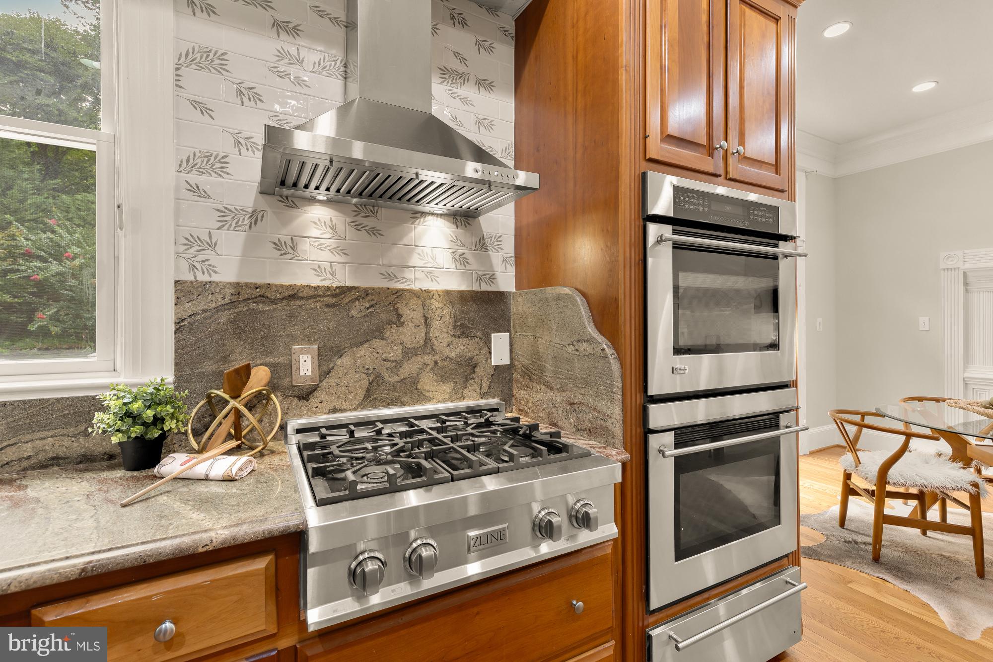 8505 Howell Road Bethesda, MD 20817 - Photo 29 of 75 Stainless applicances