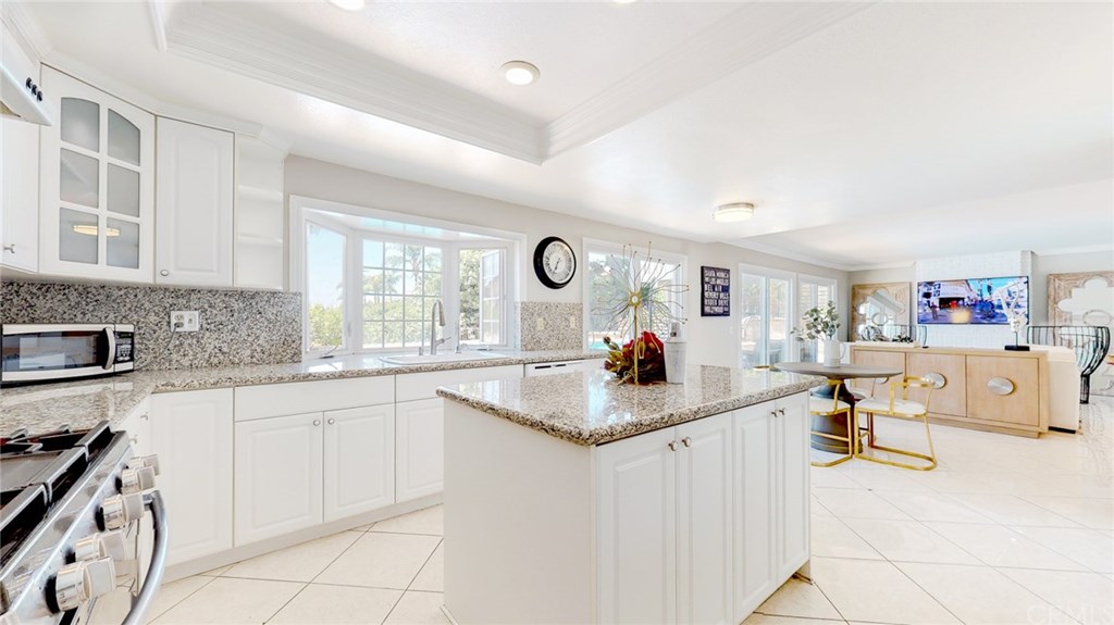 1363 Rolling Knoll Road Diamond Bar, CA 91765 - Photo 9 of 28 Gallery Image 9