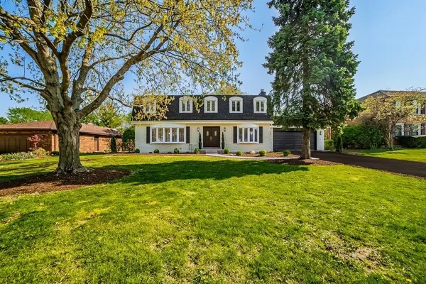 $1,044,900 | 19W071 Avenue Chateaux North, Oak Brook, IL 60523