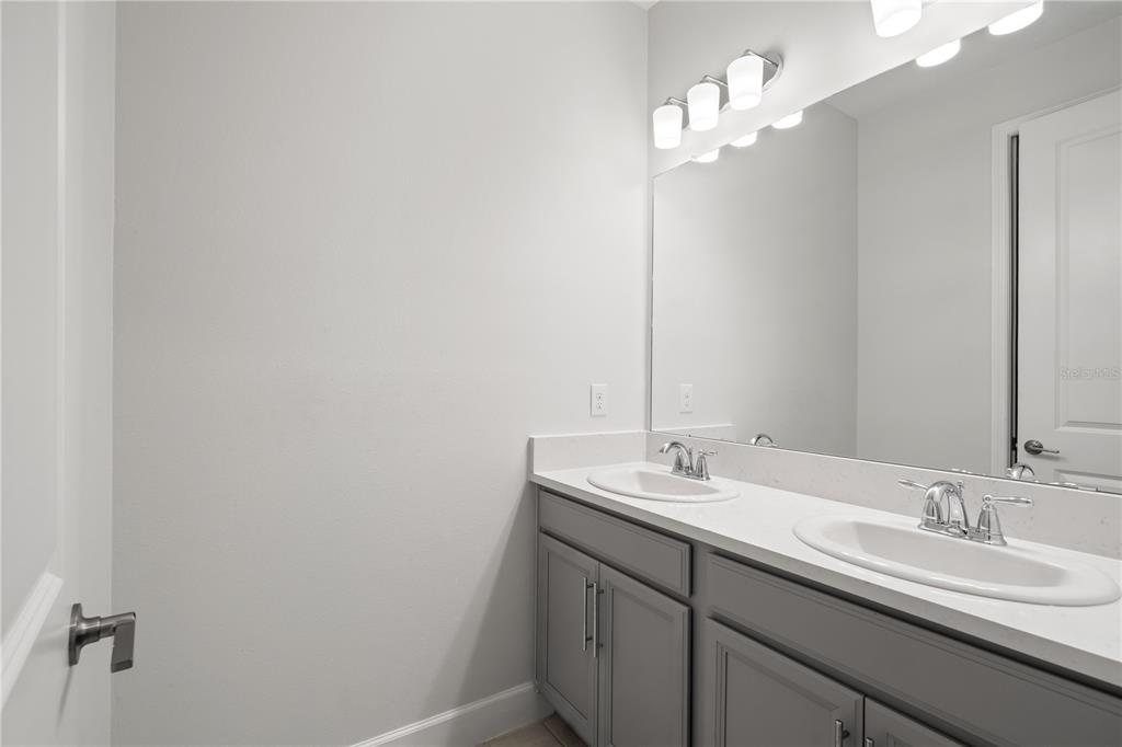 33875 Castaway Loop Wesley Chapel, FL 33543 - Photo 29 of 100