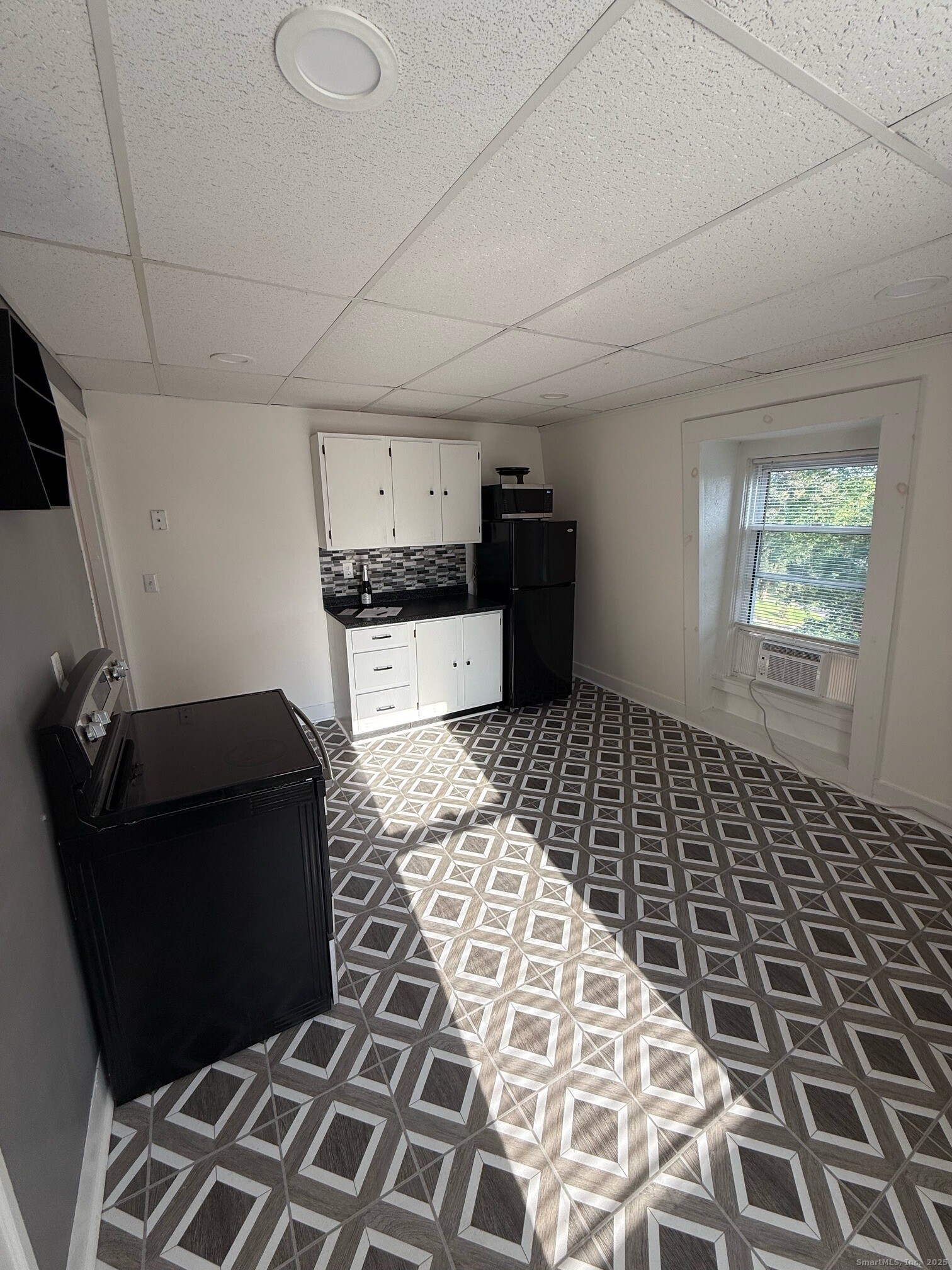 16 Wilkinson Street Putnam, CT 06260 - Photo 20 of 35 3rd floor unit