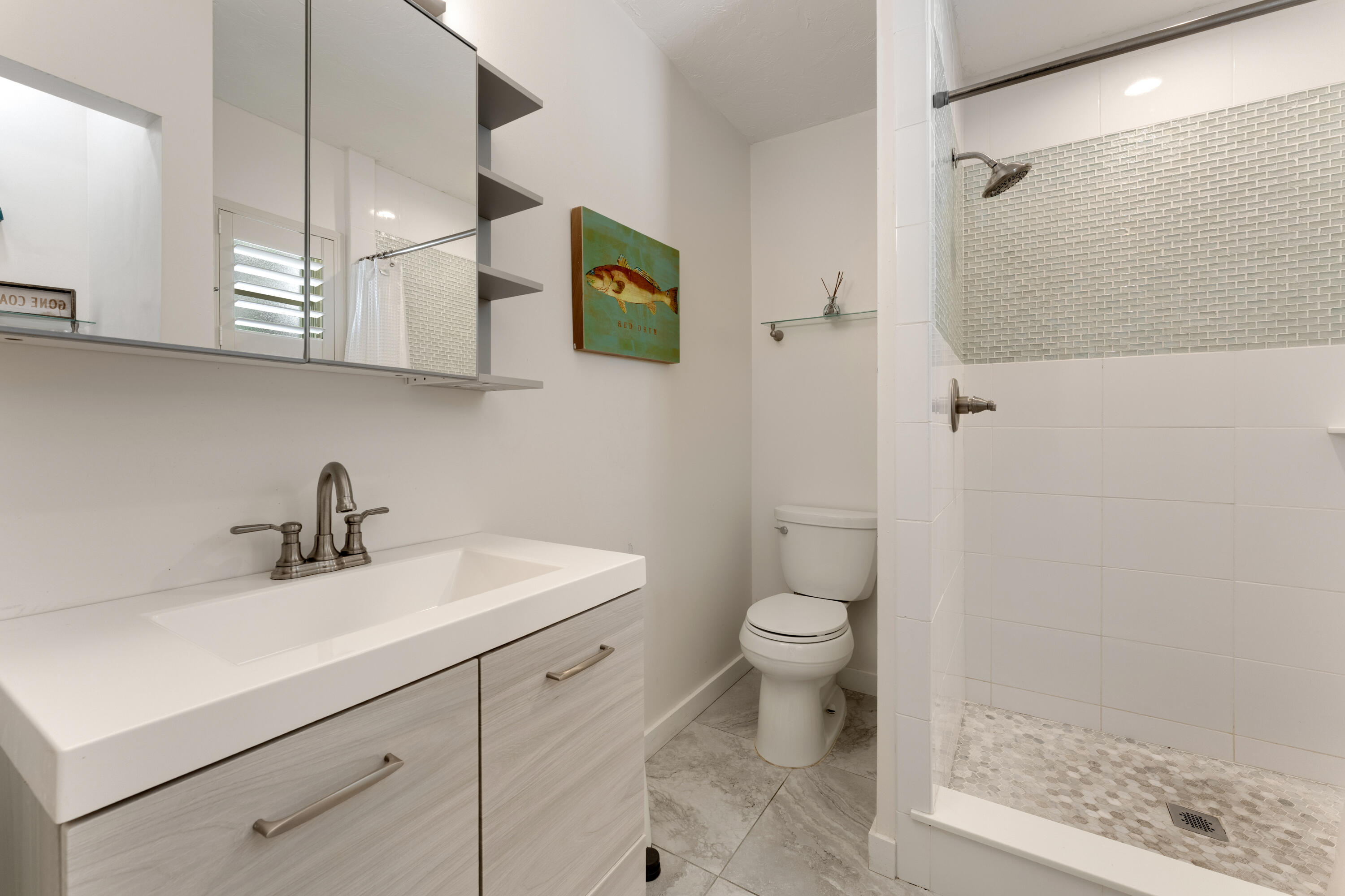 440 9th Street Key Colony Beach, FL 33051 - Photo 19 of 50 Primary Bathroom