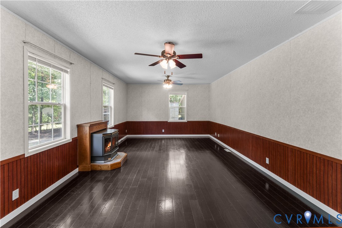 9174 Howardsville Road Howardsville, VA 24562 - Photo 21 of 65 Gallery Image 21
