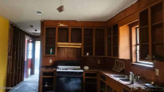 $60,000 | 564 Virgin Mary Road, Camden, MS 39045