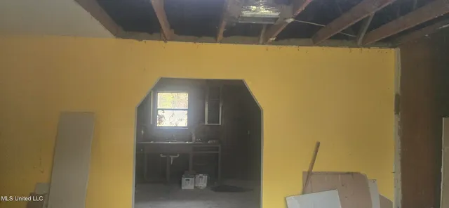 $60,000 | 564 Virgin Mary Road, Camden, MS 39045