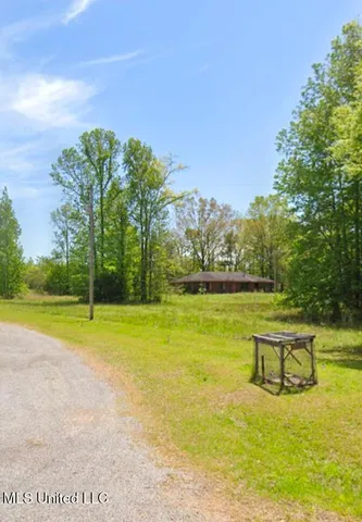 $60,000 | 564 Virgin Mary Road, Camden, MS 39045