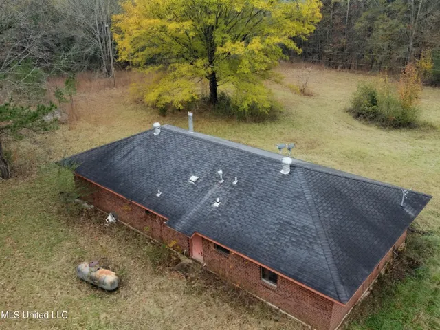 $60,000 | 564 Virgin Mary Road, Camden, MS 39045