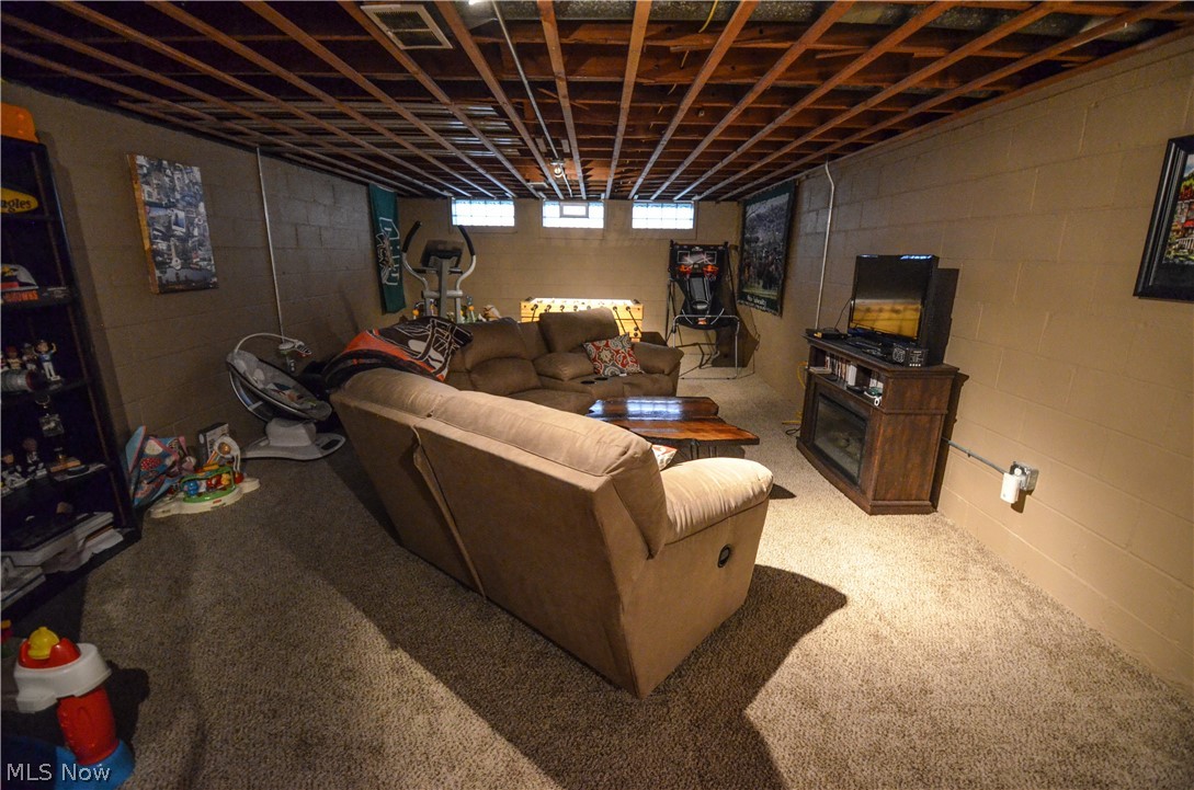 1009 Hanley Road Cleveland, OH 44124 - Photo 18 of 22