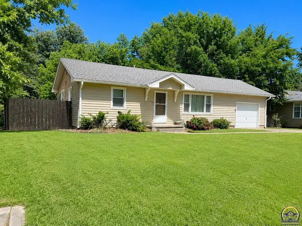 $107,900 | 909 Elm Street, Emporia, KS 66801