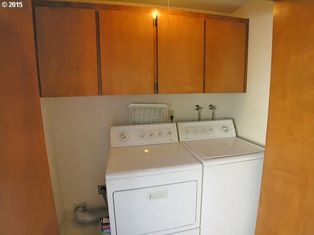20490 Southwest Rosa Drive Beaverton, OR 97078 - Photo 12 of 16 Utility Room