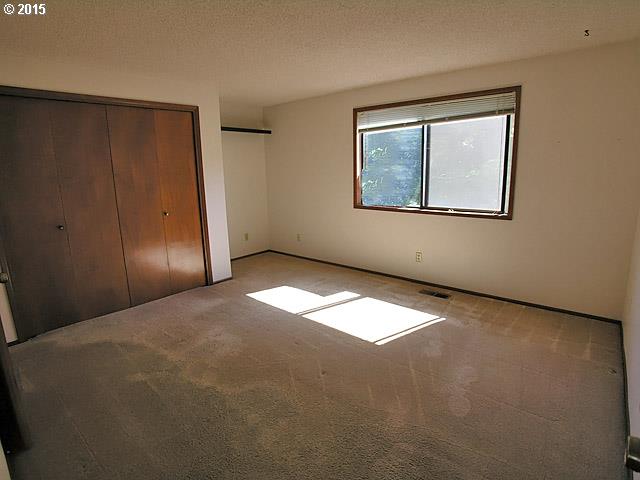 20490 Southwest Rosa Drive Beaverton, OR 97078 - Photo 9 of 16 Bedroom, Primary