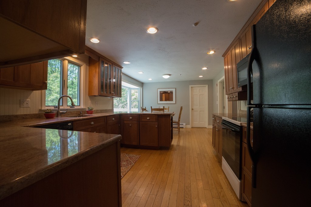 10 Stacey Road Norfolk, MA 02056 - Photo 11 of 30 Gallery Image 11