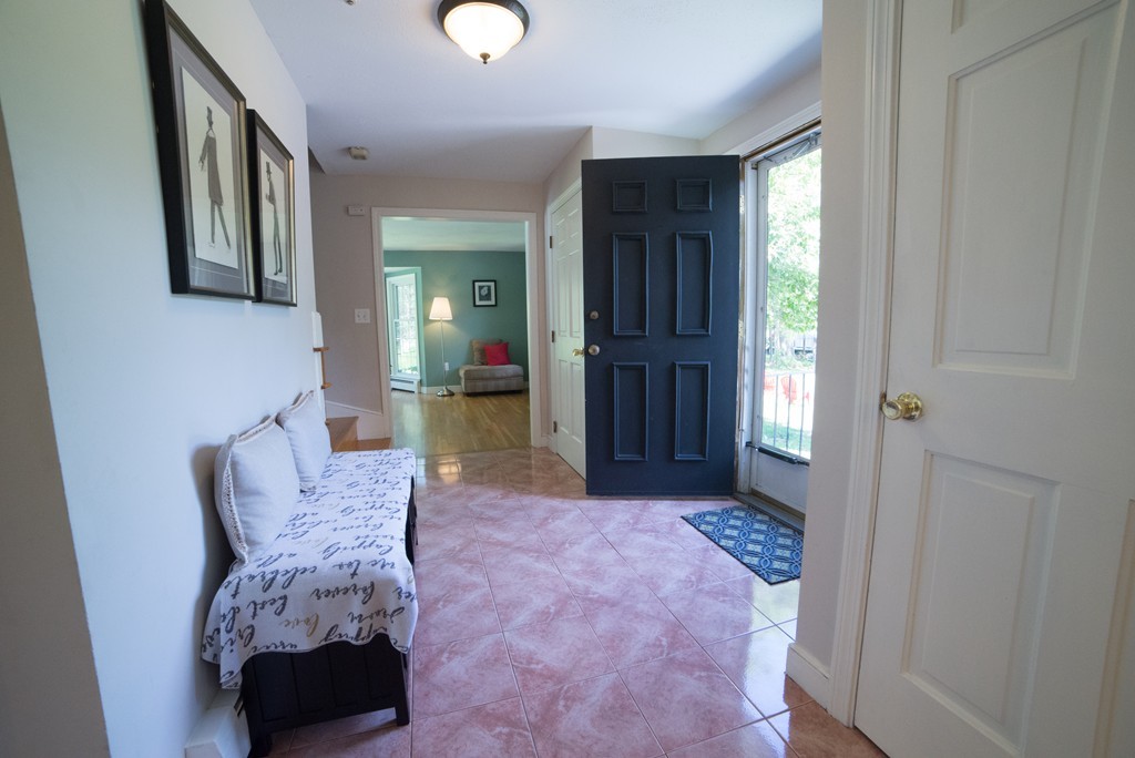 10 Stacey Road Norfolk, MA 02056 - Photo 8 of 30 Gallery Image 8
