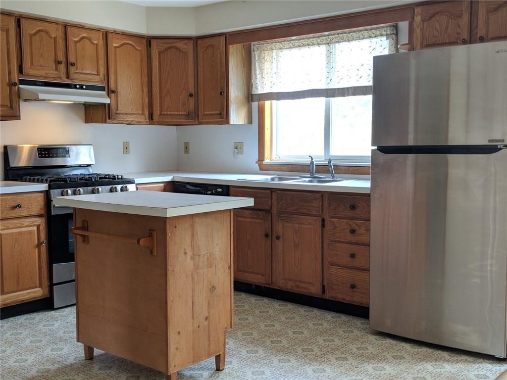34 Ridgeview Drive Thomaston, ME 04861 - Photo 9 of 35 Kitchen