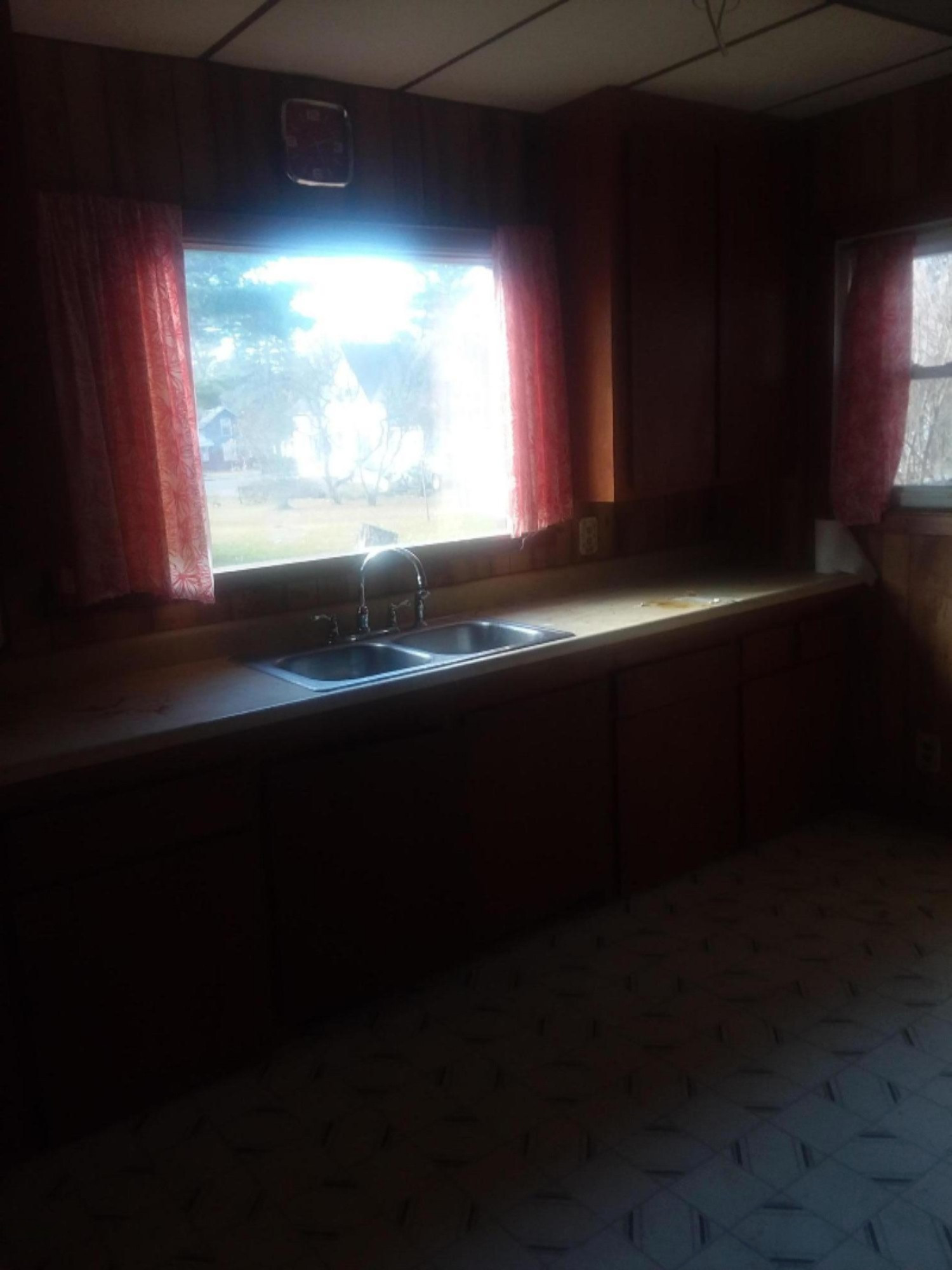423 North Higbee Street Reed City, MI 49677 - Photo 9 of 12 kitchen