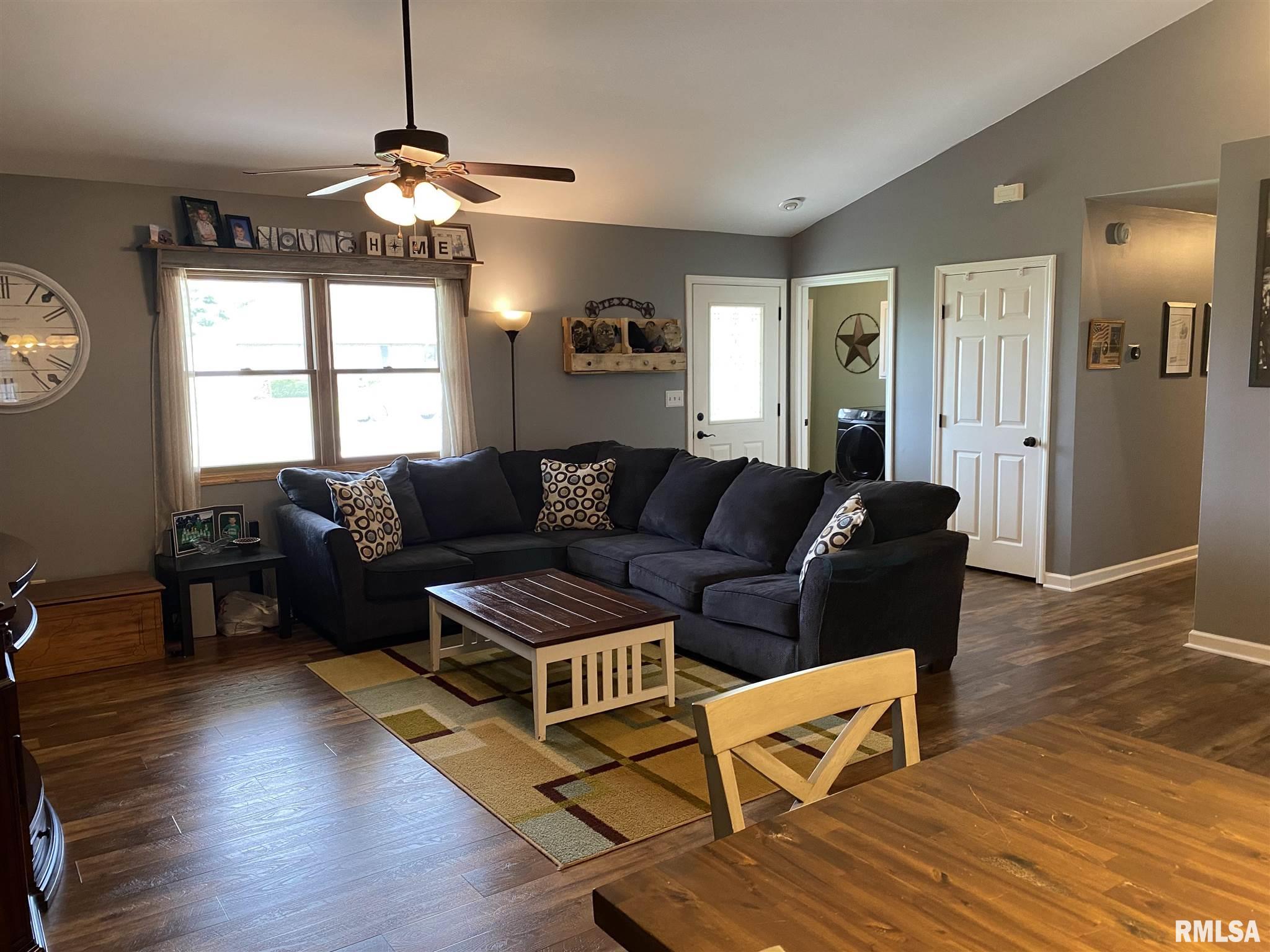 806 West Monroe Street Athens, IL 62613 - Photo 7 of 45 Gallery Image 7