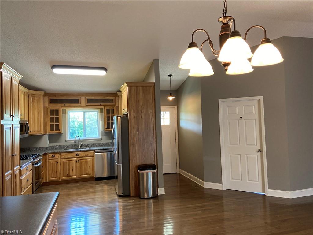 600 Yow Road Seagrove, NC 27341 - Photo 9 of 49 Gallery Image 9