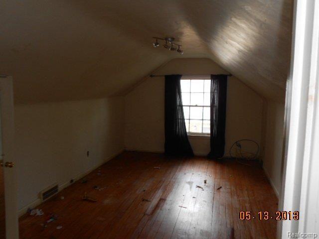 2183 Hawthorne Road Grosse Pointe, MI 48236 - Photo 13 of 16 2013-05-13 15.13.48.jpg