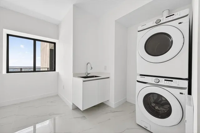 $3,950,000 | 700 Northeast 24th Street, Unit 5202, Miami, FL 33137