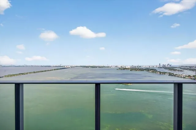 $3,950,000 | 700 Northeast 24th Street, Unit 5202, Miami, FL 33137