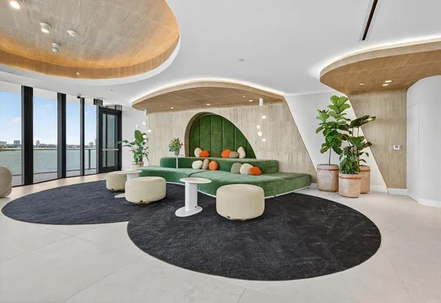 $3,950,000 | 700 Northeast 24th Street, Unit 5202, Miami, FL 33137