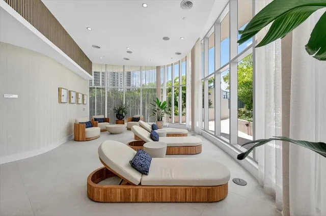 $3,950,000 | 700 Northeast 24th Street, Unit 5202, Miami, FL 33137