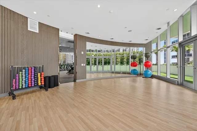 $3,950,000 | 700 Northeast 24th Street, Unit 5202, Miami, FL 33137