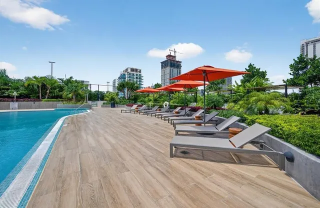 $3,950,000 | 700 Northeast 24th Street, Unit 5202, Miami, FL 33137