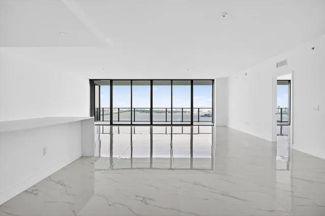 $3,950,000 | 700 Northeast 24th Street, Unit 5202, Miami, FL 33137