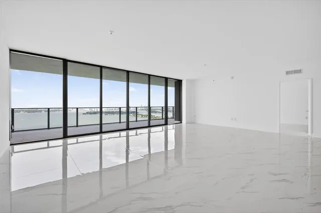 $3,950,000 | 700 Northeast 24th Street, Unit 5202, Miami, FL 33137