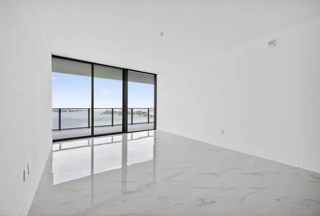 $3,950,000 | 700 Northeast 24th Street, Unit 5202, Miami, FL 33137