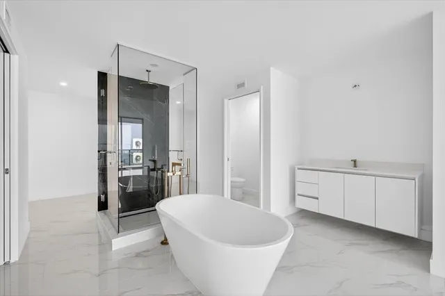 $3,950,000 | 700 Northeast 24th Street, Unit 5202, Miami, FL 33137