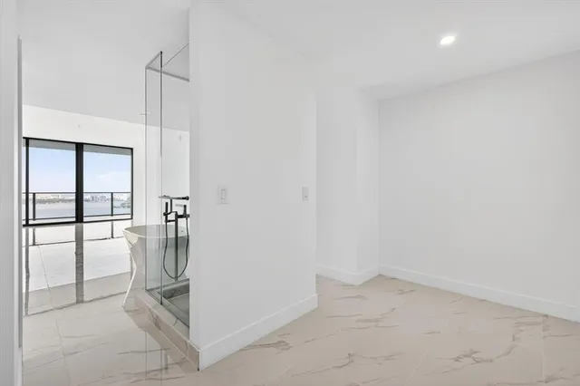$3,950,000 | 700 Northeast 24th Street, Unit 5202, Miami, FL 33137