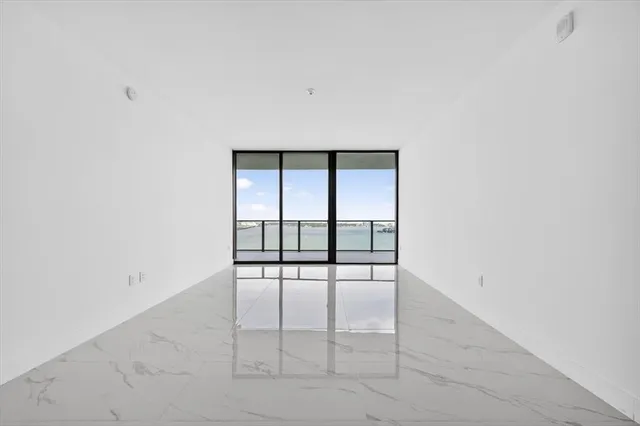 $3,950,000 | 700 Northeast 24th Street, Unit 5202, Miami, FL 33137