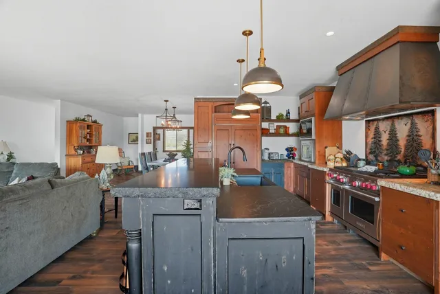 $1,075,000 | 530 Cottonwood Drive, St. Maries, ID 83861