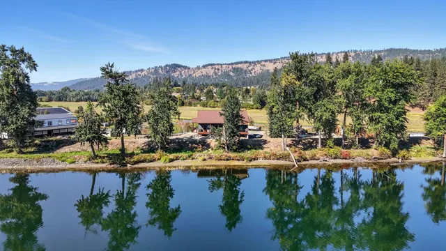 $1,075,000 | 530 Cottonwood Drive, St. Maries, ID 83861