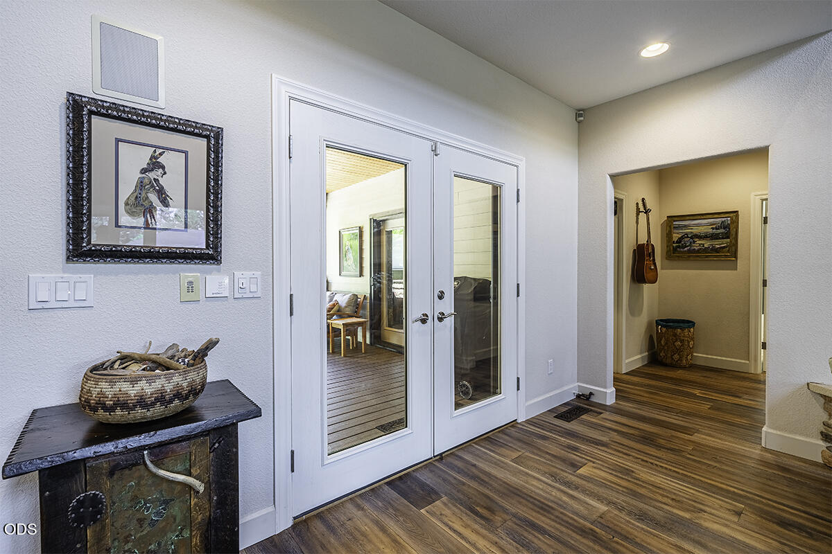 6243 Sanderling Road Klamath Falls, OR 97601 - Photo 4 of 43