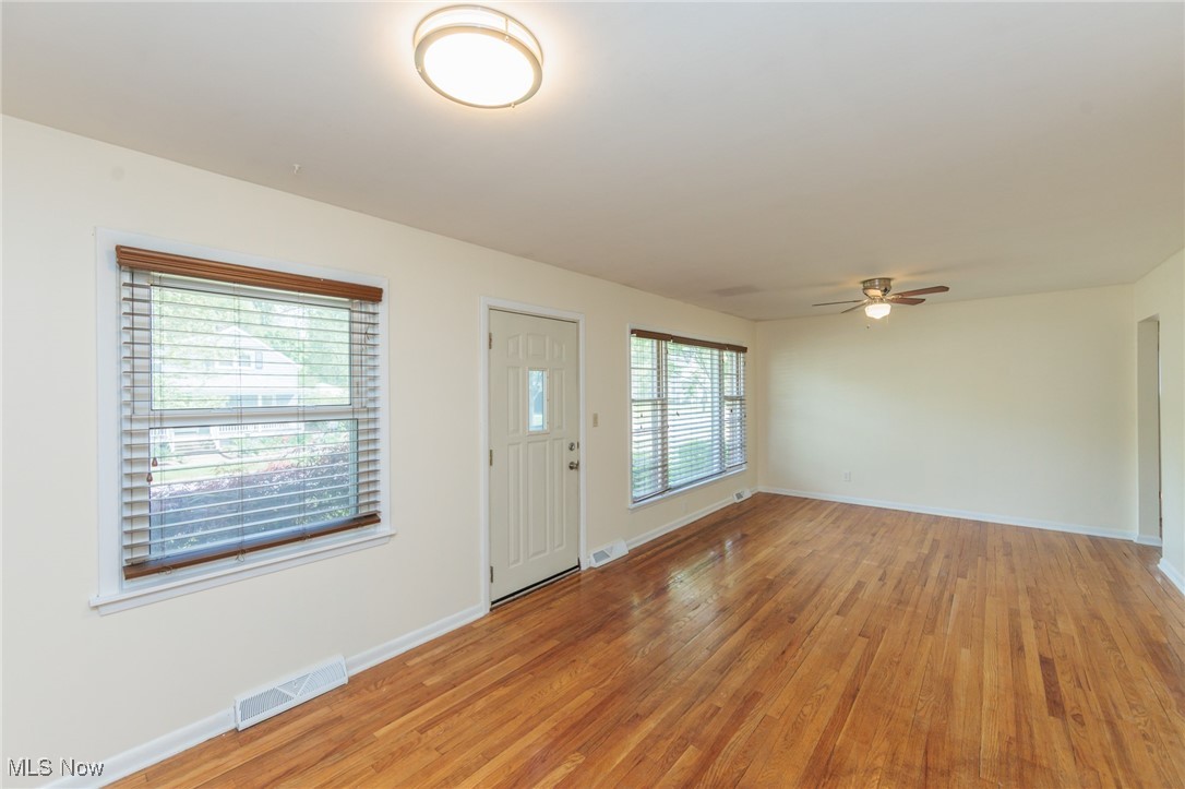 4476 Emerson Road Cleveland, OH 44121 - Photo 2 of 50