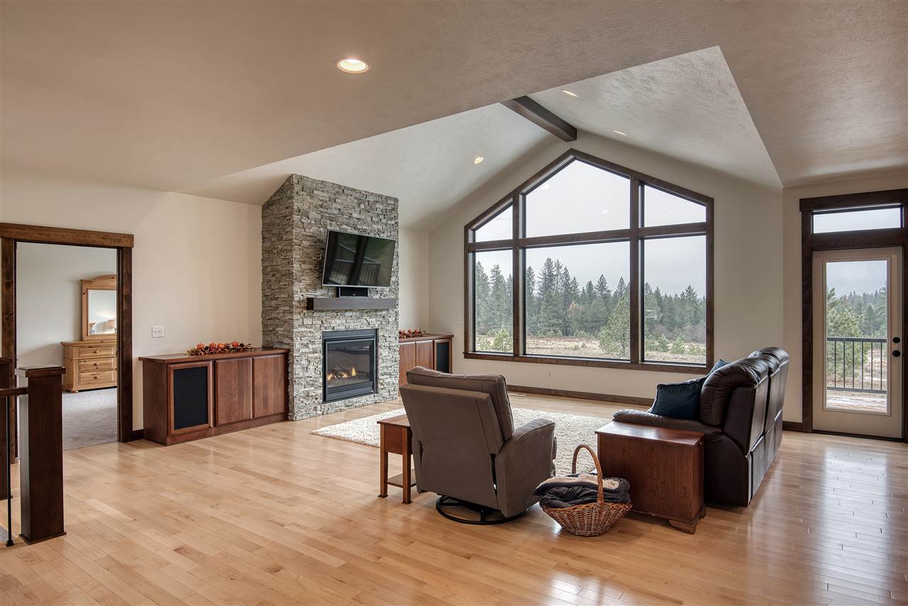 425 East Chattaroy Road Colbert, WA 99005 - Photo 2 of 43 Gallery Image 2