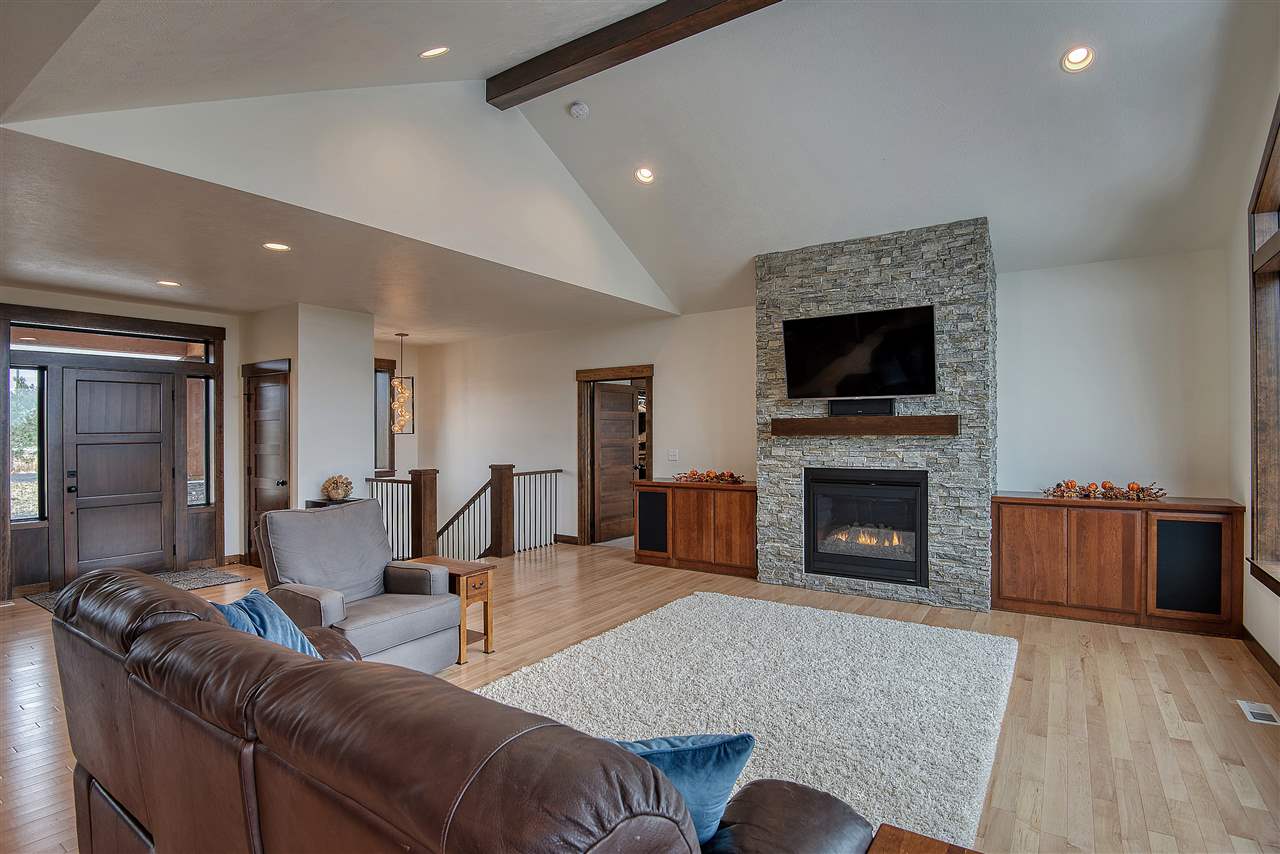 425 East Chattaroy Road Colbert, WA 99005 - Photo 4 of 43 Gallery Image 4