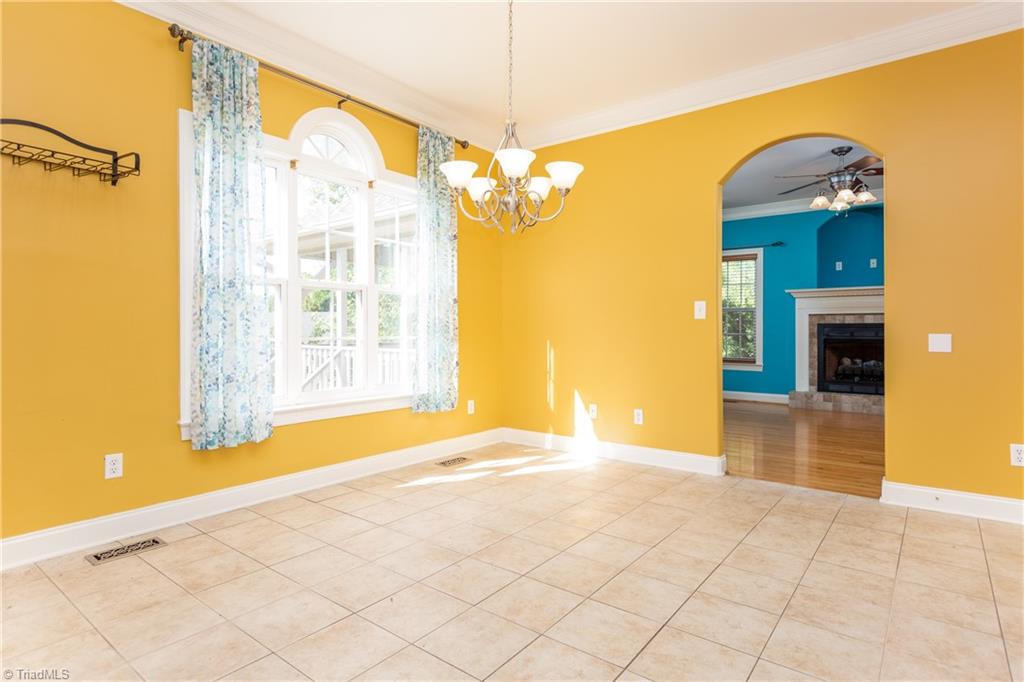 6614 Ridge Run Court Clemmons, NC 27012 - Photo 23 of 43 Breakfast Nook