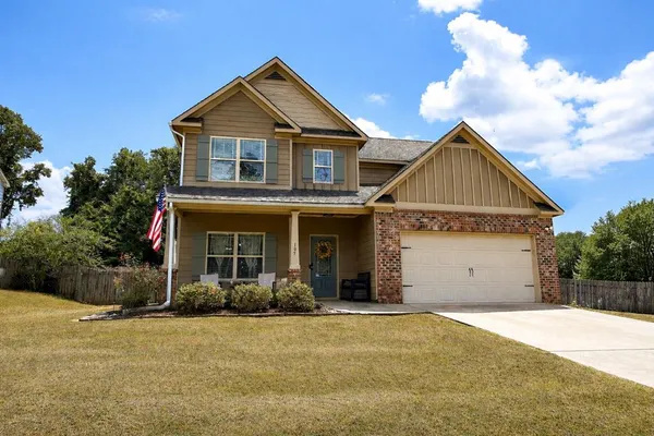 $367,000 | 105 Ml Crk Drive, Smiths Station, AL 36877