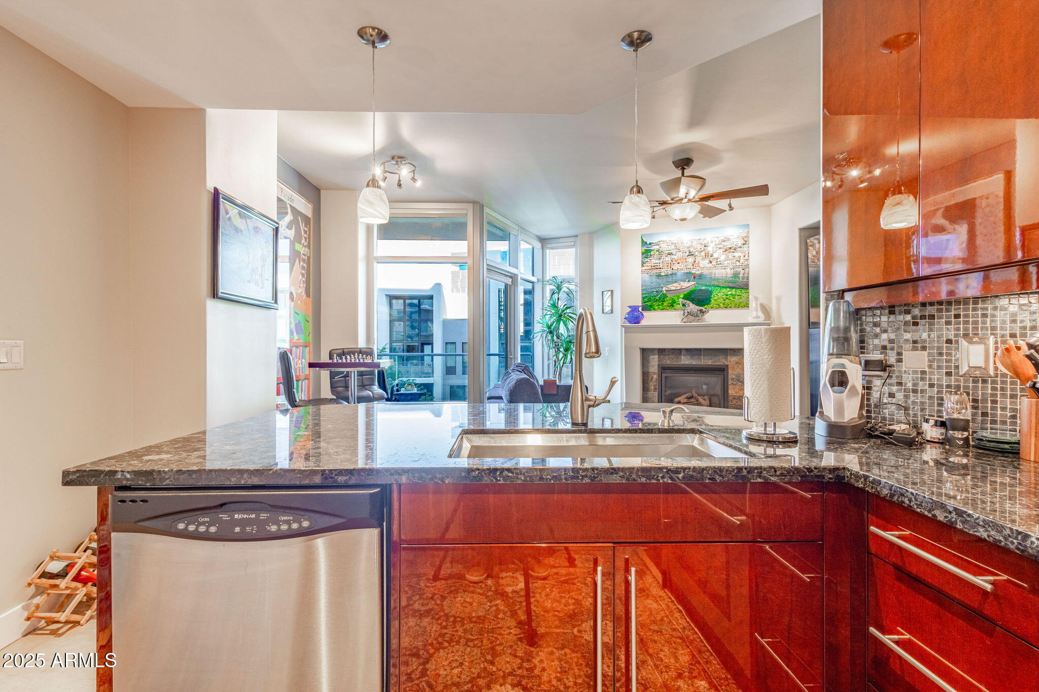 140 East Rio Salado Parkway, Unit 411 Tempe, AZ 85281 - Photo 12 of 19 Breakfast bar