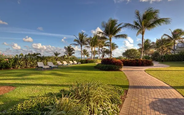 $40,000 | 50 South Pointe Drive, Unit 701, Miami Beach, FL 33139